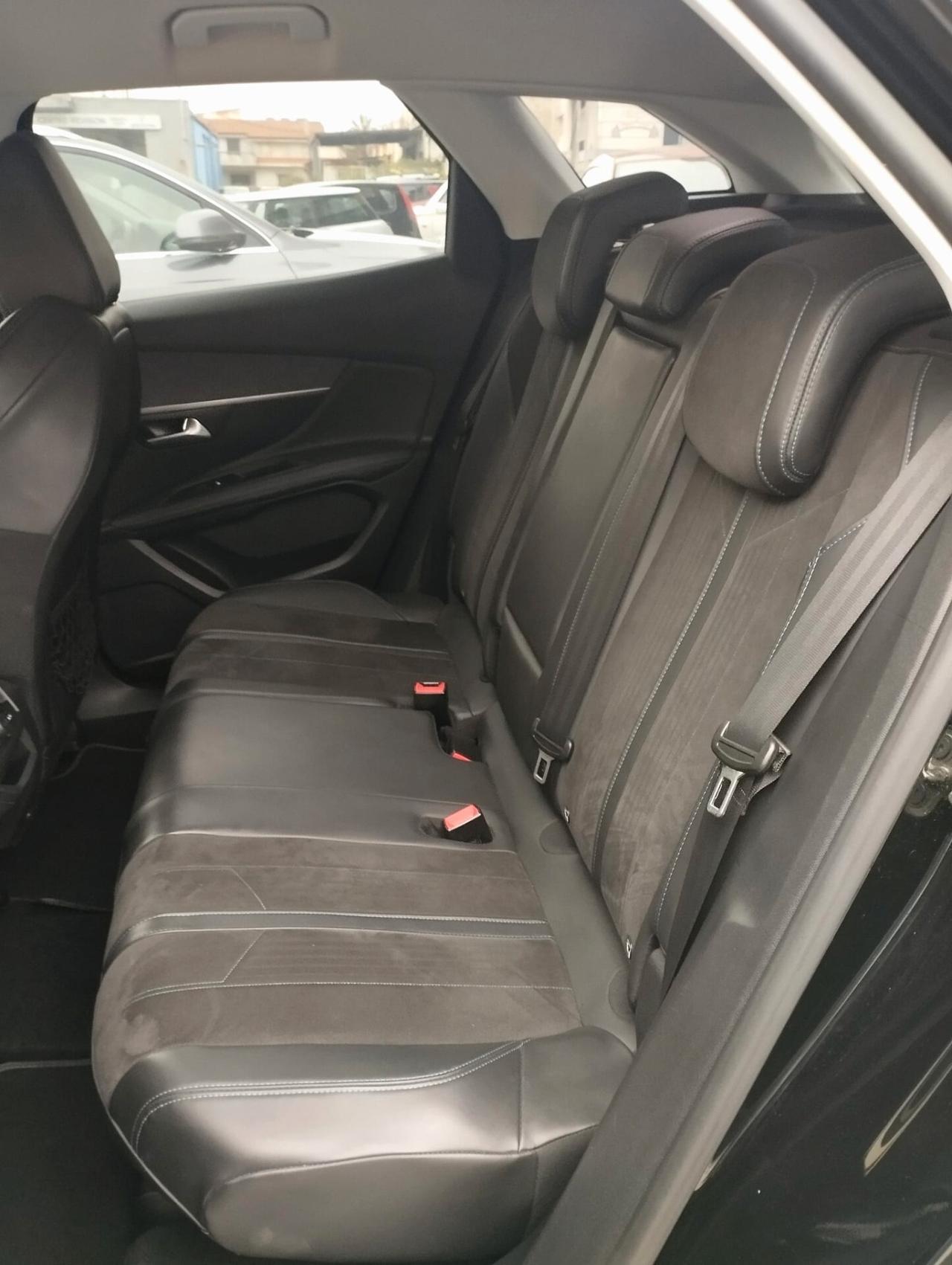 Peugeot 3008 BlueHDi 130 S&S Crossway