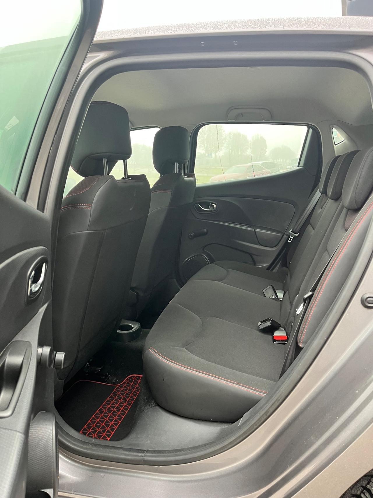 Renault Clio 1.2 75CV Neopatentati