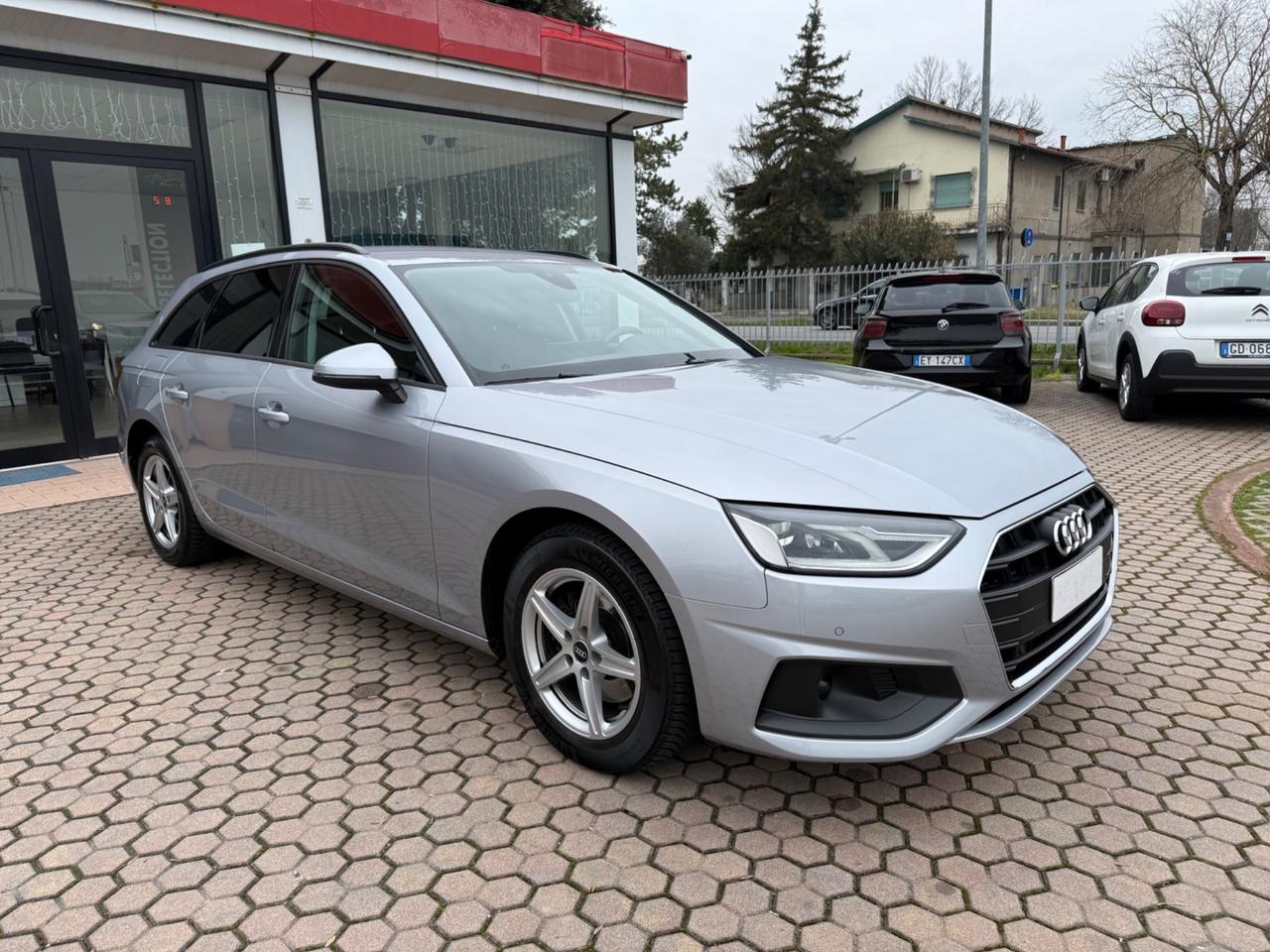 Audi A4 Avant 30 TDI/136 CV S tronic