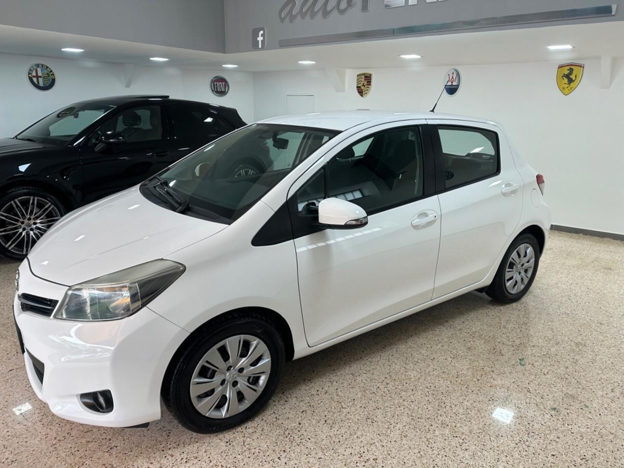 Toyota Yaris 1.0 5 porte Lounge