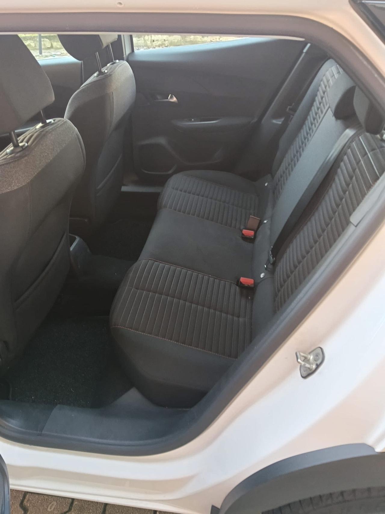 Peugeot 2008 BlueHDi 110 S&S Allure Pack