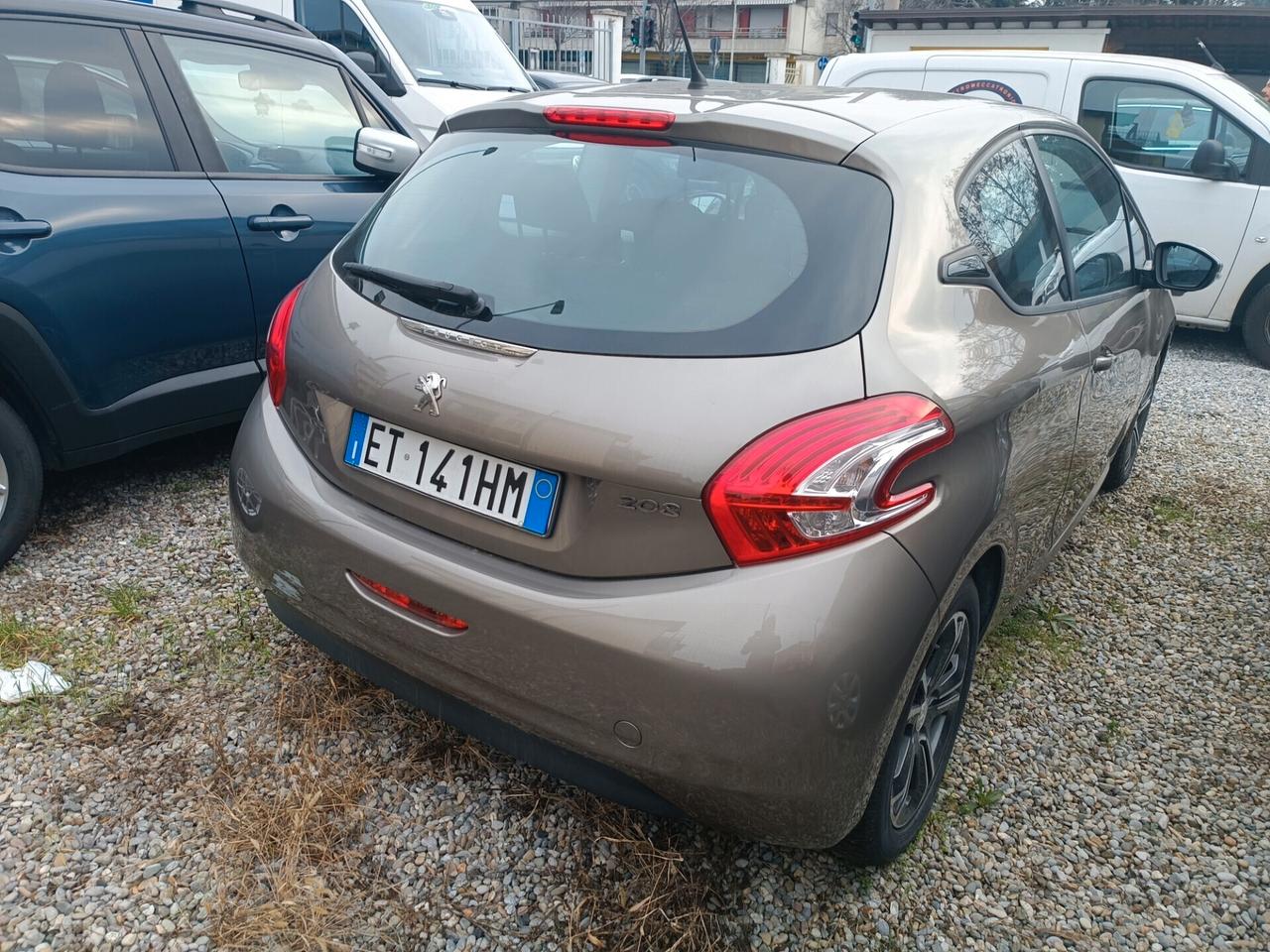 208 1.2 VTi 82 CV 3 p allure cinghia di distribuzione e tagliando appena eseguiti