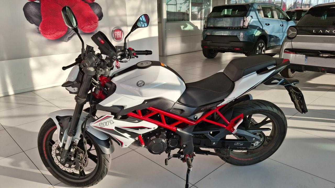 Benelli BN 125
