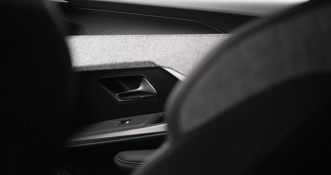 Peugeot 3008 Hybrid 136 e-DCS6 Allure