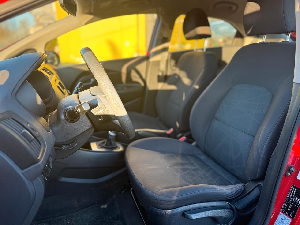 Kia Rio 1.1 CRDi WGT 5p. EX