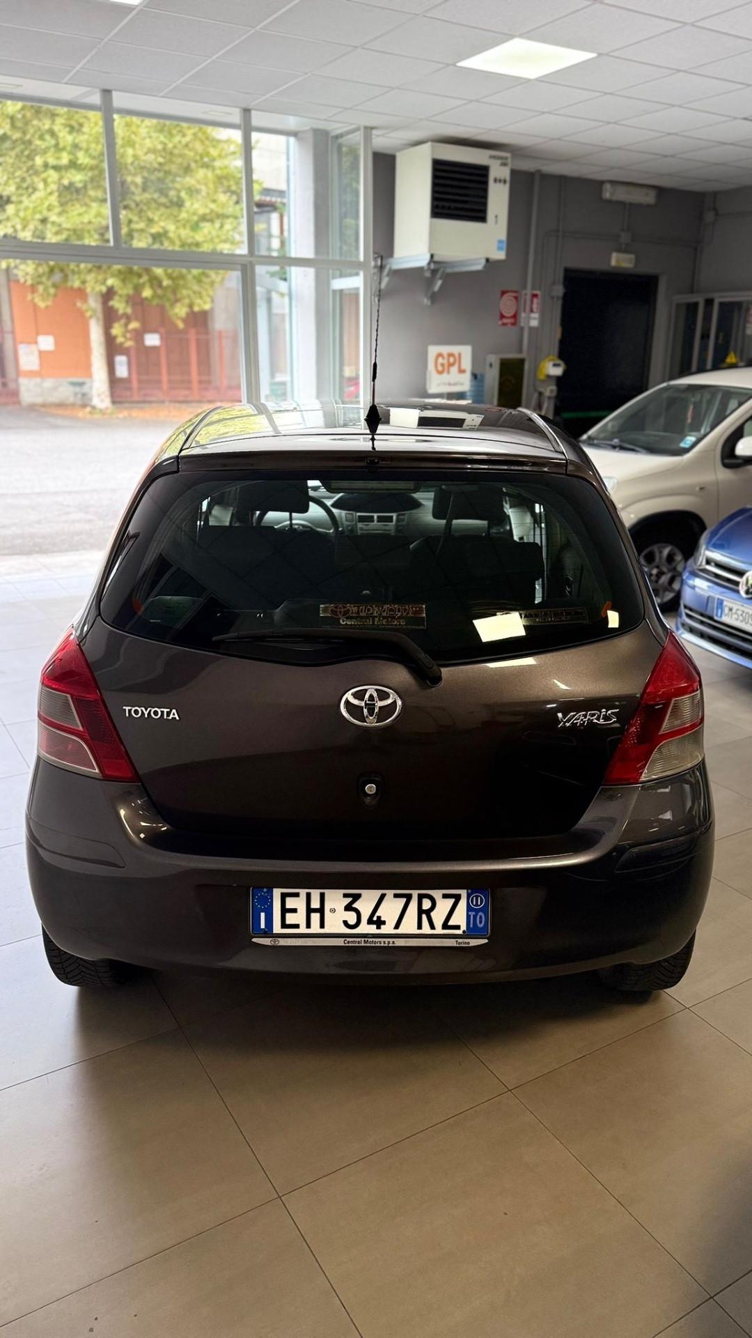 Toyota Yaris 1.0 5 porte Now
