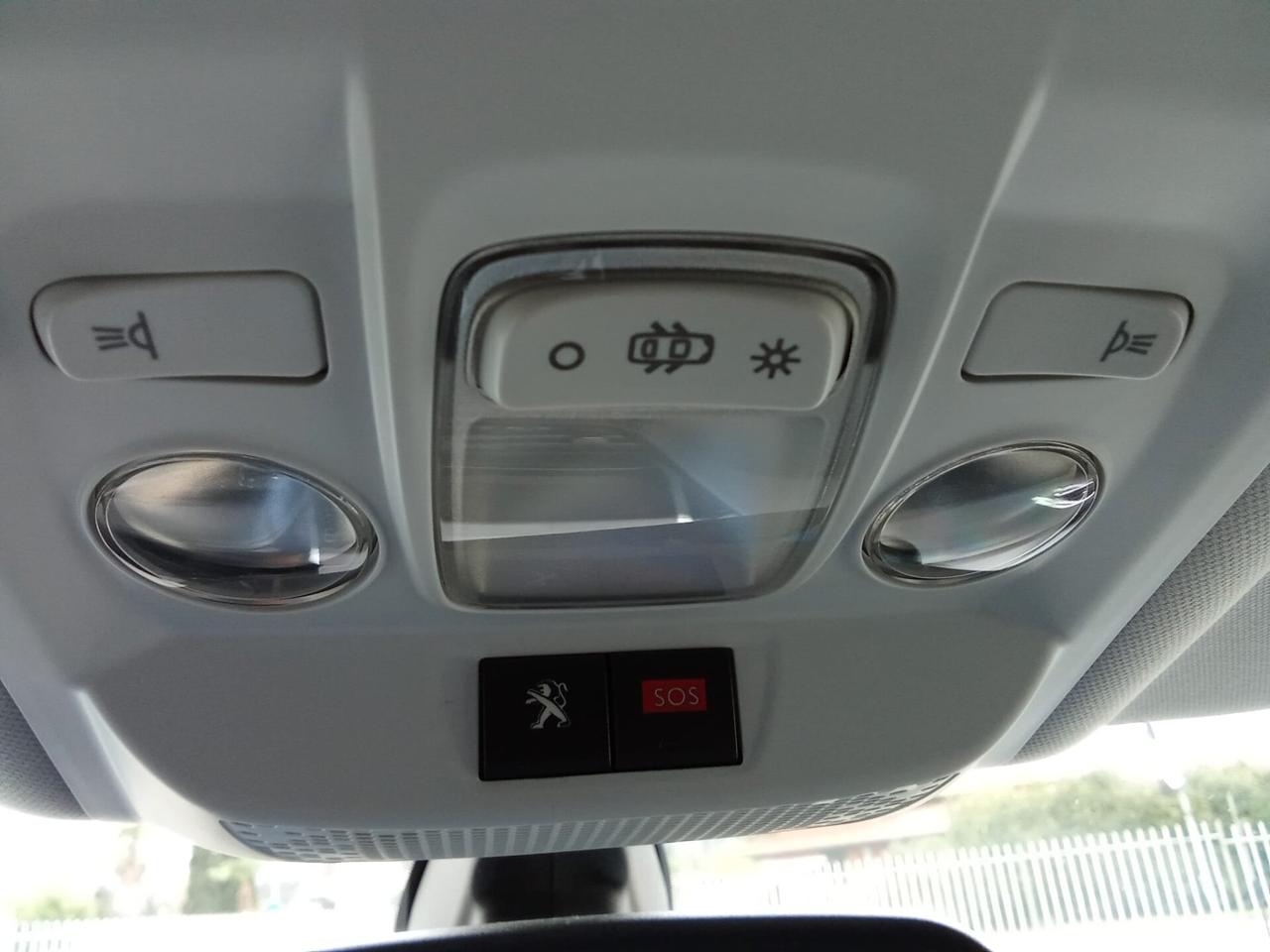 Peugeot 2008 BlueHDi 100 S&S Allure
