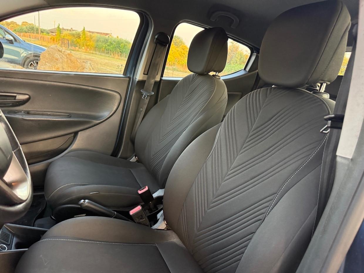 Lancia Ypsilon 1.0 FireFly 5 porte S&S Hybrid