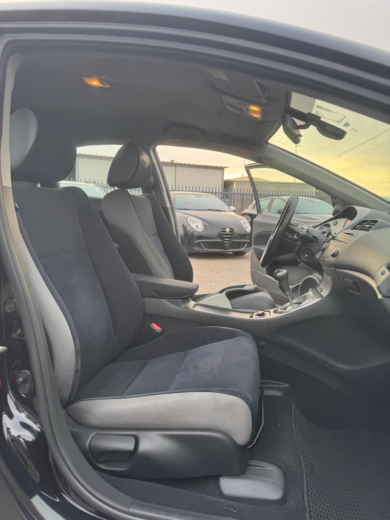 Honda Civic 1.8 i-VTEC 5p. Executive i-P