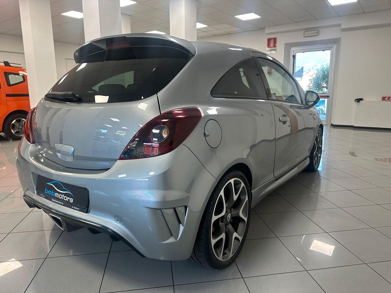 Opel Corsa 1.6 T 192CV 3 porte OPC