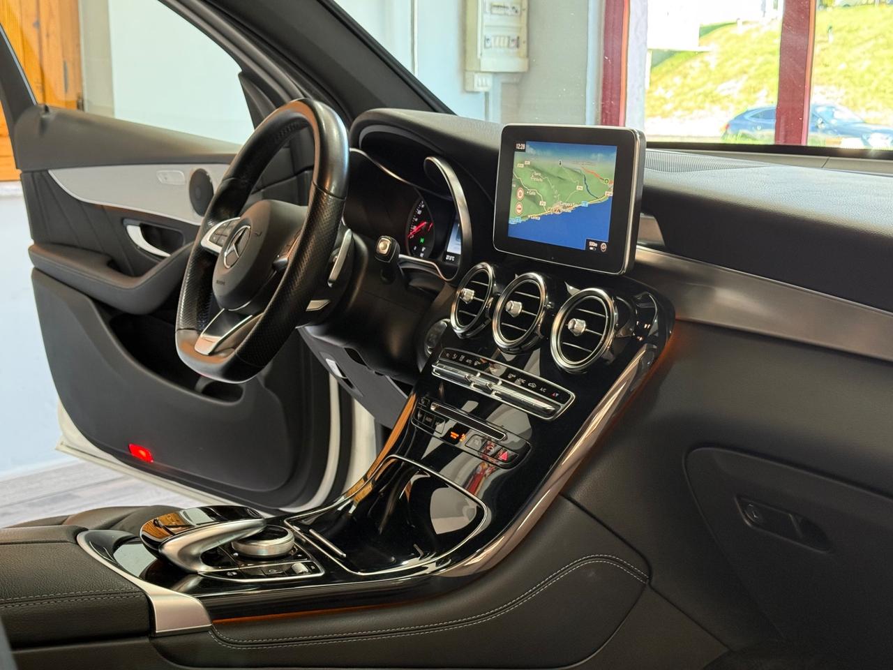 Mercedes-benz GLC 250d 4Matic Coupè Premium AMG Line Night Edition.