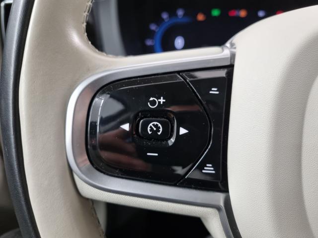 VOLVO XC60 B5 (d) AWD Geartronic Momentum Pro