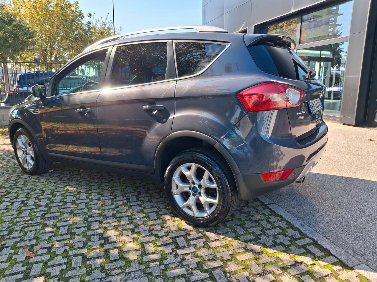 Ford Kuga 2.0 TDCi 140 CV 2WD Titanium*Garanzia 12 mesi*