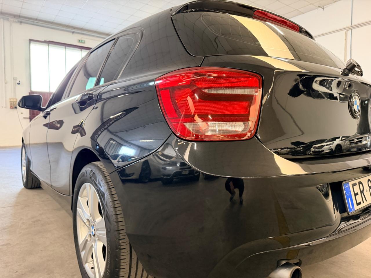 Bmw 120 120d 5p. Unique