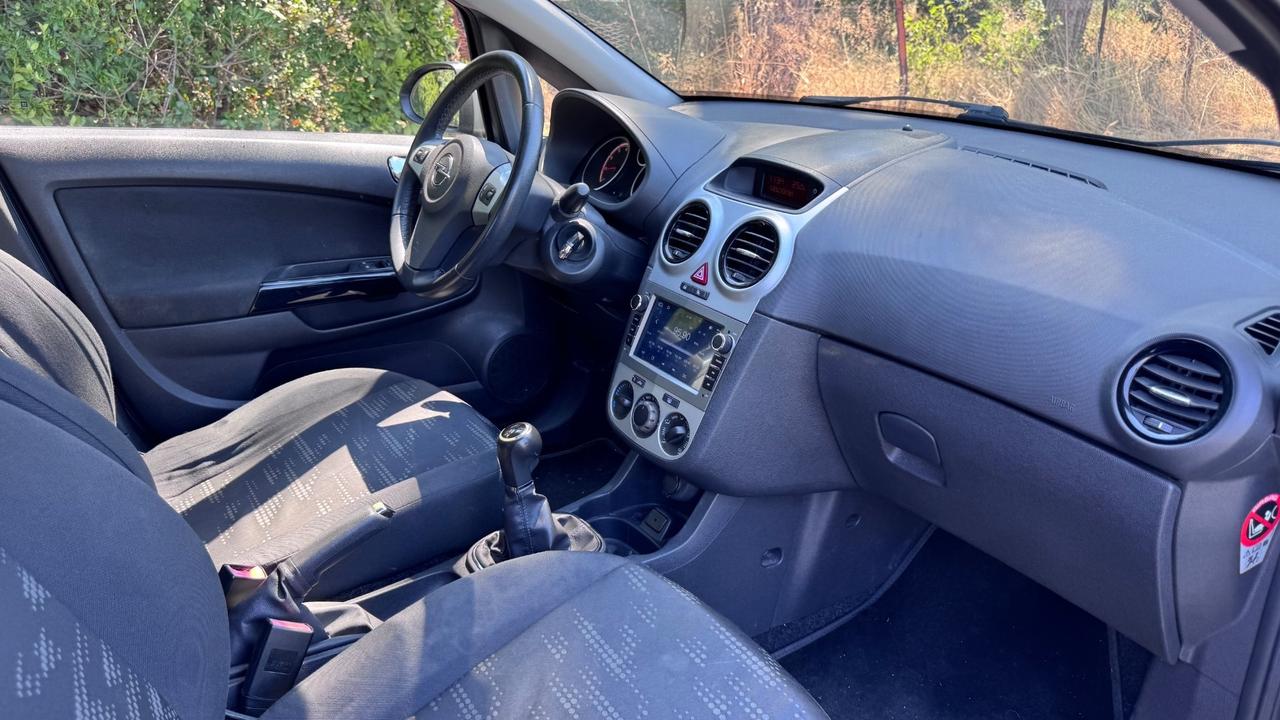 Opel Corsa 1.2 5 porte Club