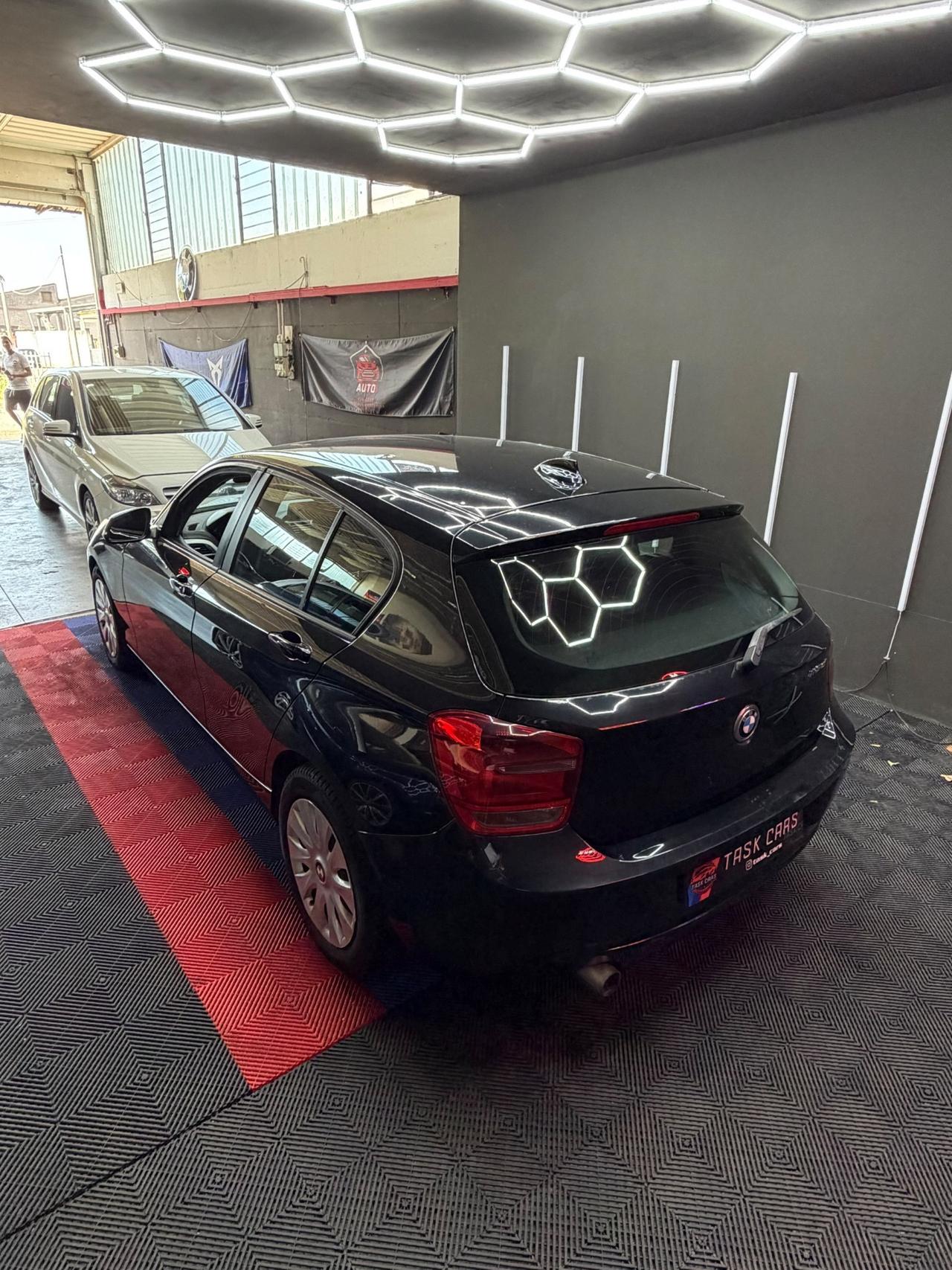 Bmw 118 118d 5p. Urban