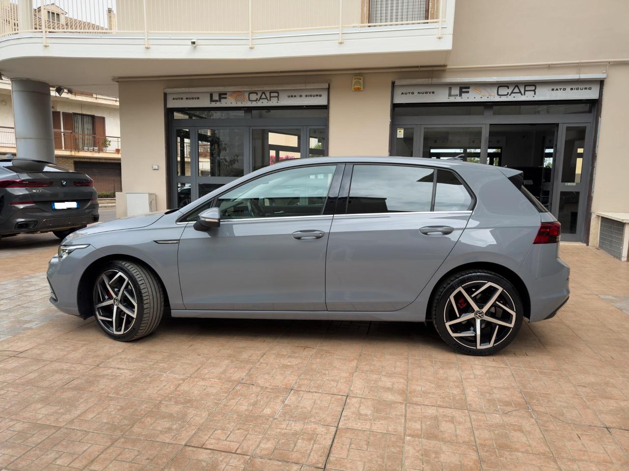 Volkswagen Golf 2.0 TDI Style 115 cv Neopatentati
