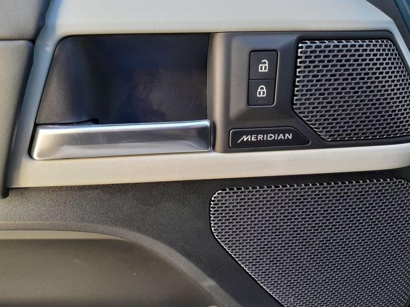 Land Rover Defender 3.0D I6 200 110 X-DYNAMIC SE AWD 7POSTI