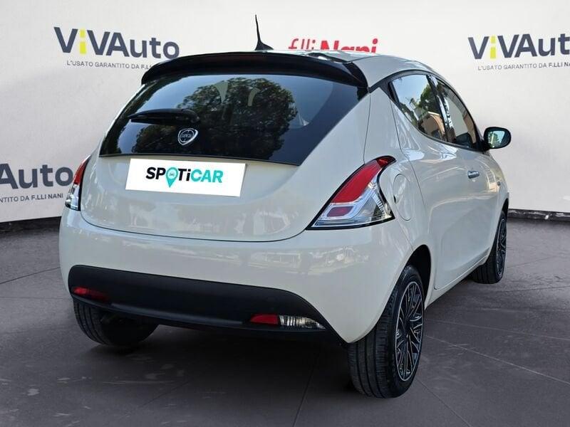 Lancia Ypsilon 1.0 FireFly 70cv Hybrid Silver Plus