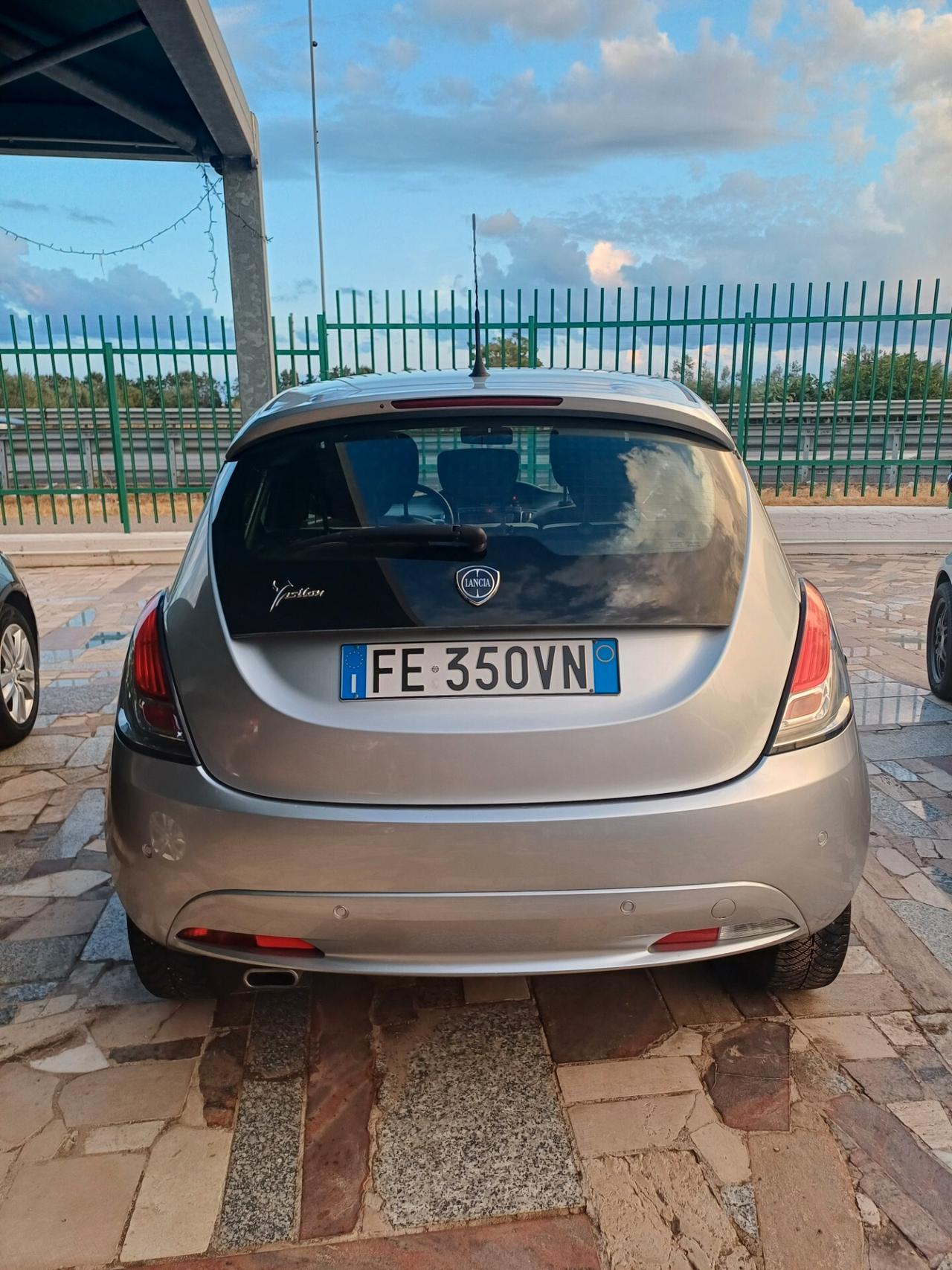 Lancia Ypsilon 1.2 69 CV 5 porte Gold