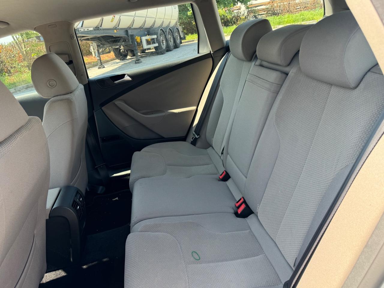 Volkswagen Passat 2.0 TDI DPF 4mot. Var. Highlineau