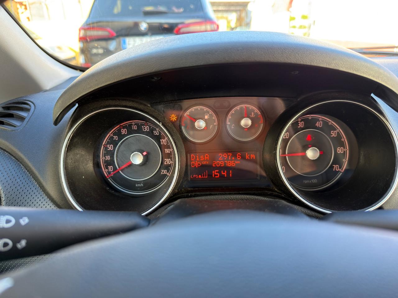 Fiat Punto Evo 1.4 5 porte Benzina e GPL