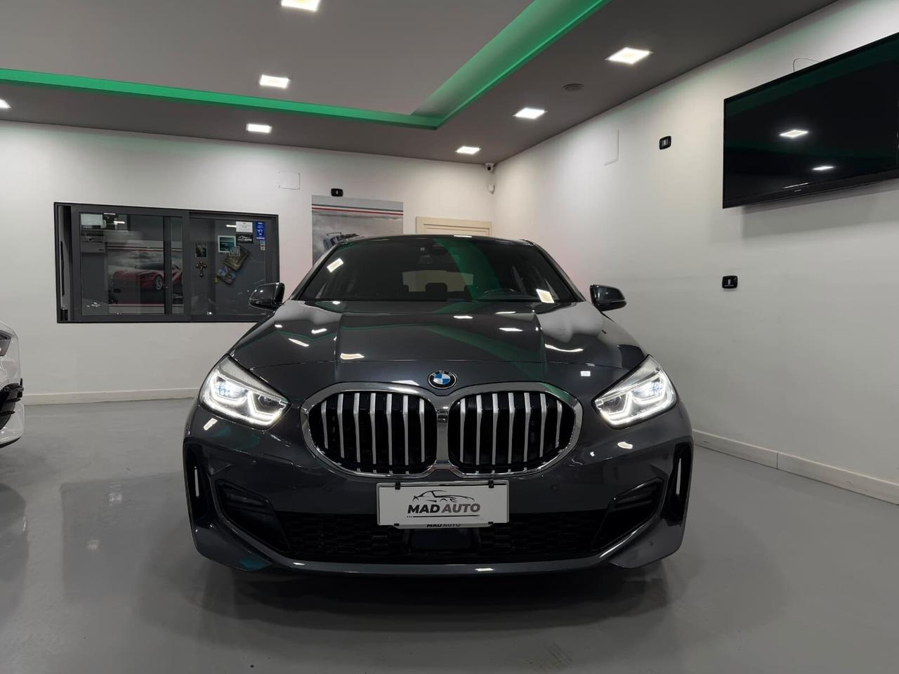 Bmw 116 116d 5p. Msport