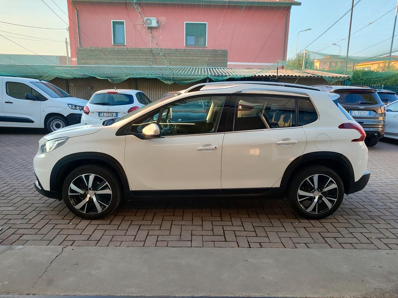 Peugeot 2008 BlueHDi 100 Allure