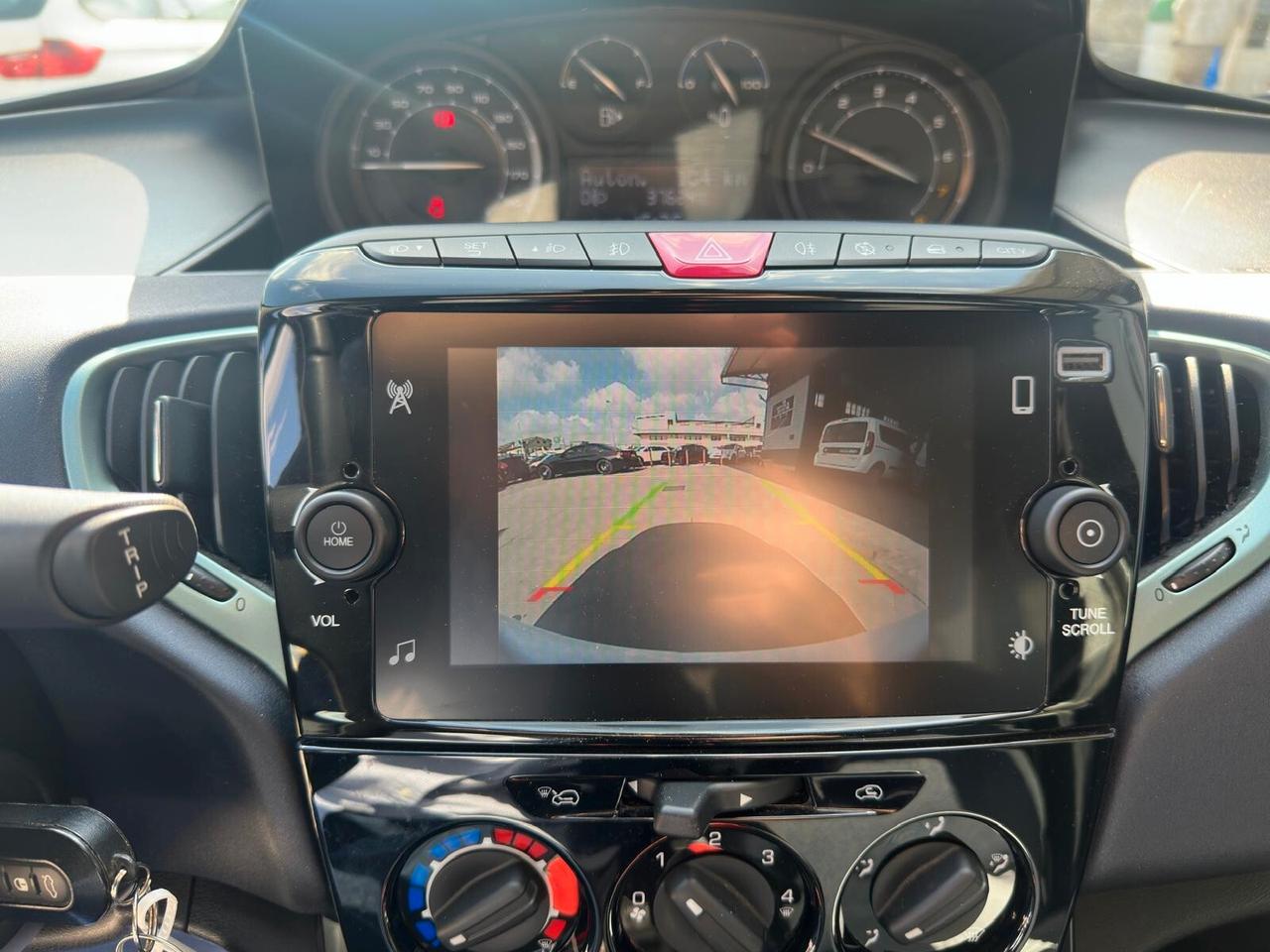 Lancia Ypsilon 1.0 FireFly 5 porte S&S Hybrid Silver PREZZO PROMO