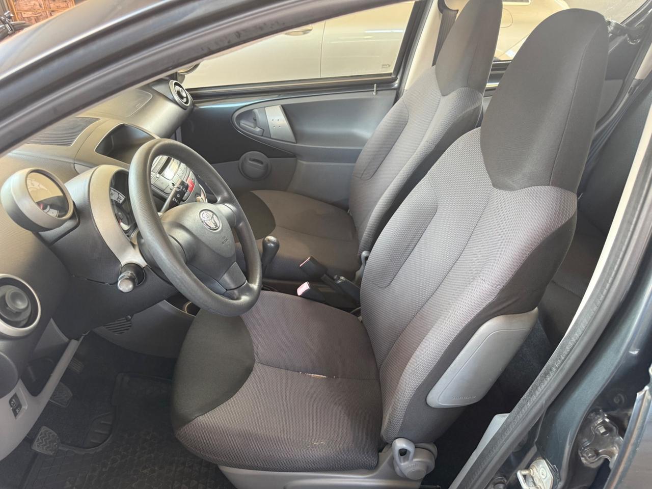 Toyota Aygo 1.0 12V VVT-i 5 porte Sol