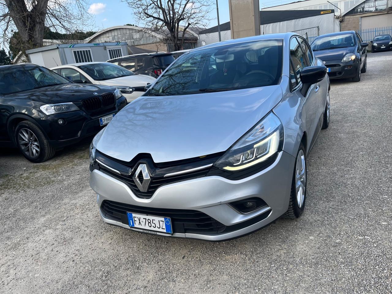 Renault Clio TCe 12V 90 CV 5 porte Moschino Intens