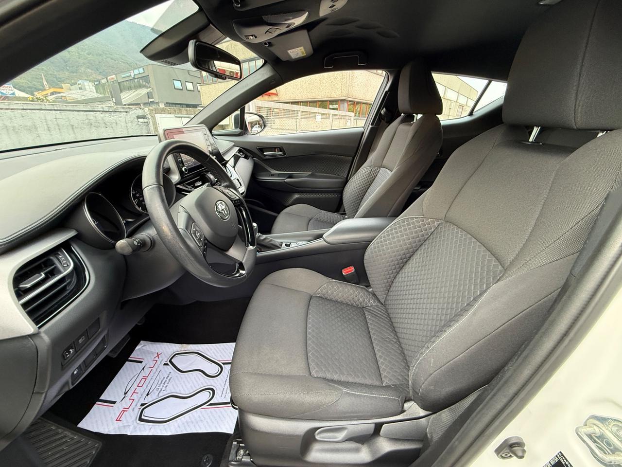 Toyota C-HR 1.8 Hybrid E-CVT Trend 61.500KM