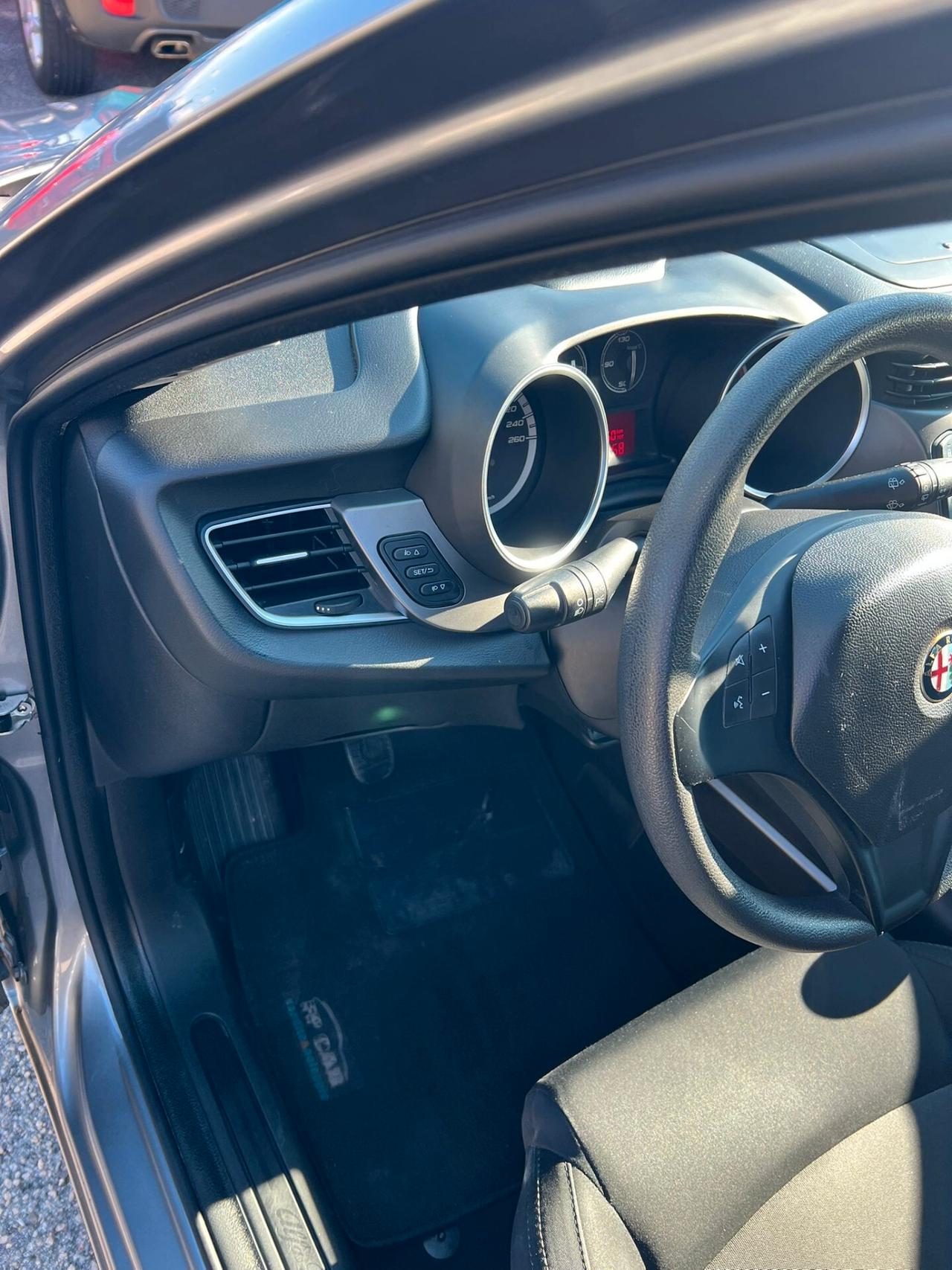 Alfa Romeo Giulietta 1.4 Turbo 105 CV