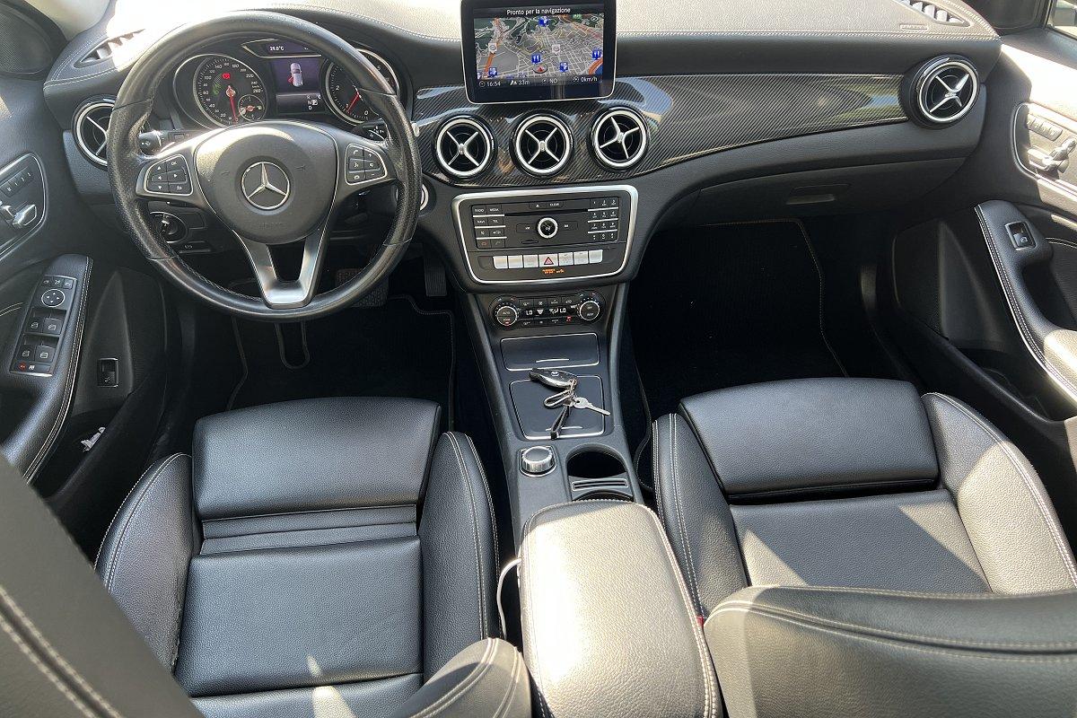 MERCEDES GLA 200 d Automatic Premium