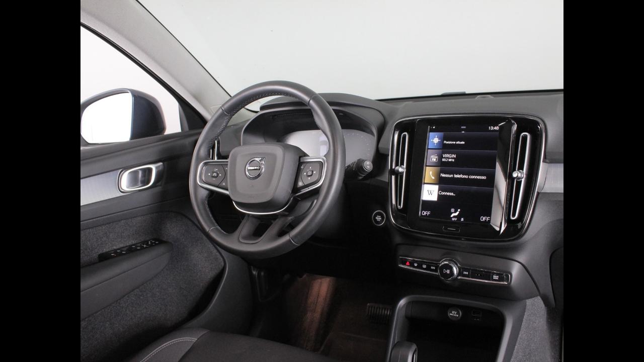 VOLVO XC40 - XC40 1.5 t2 Momentum Pro auto my21
