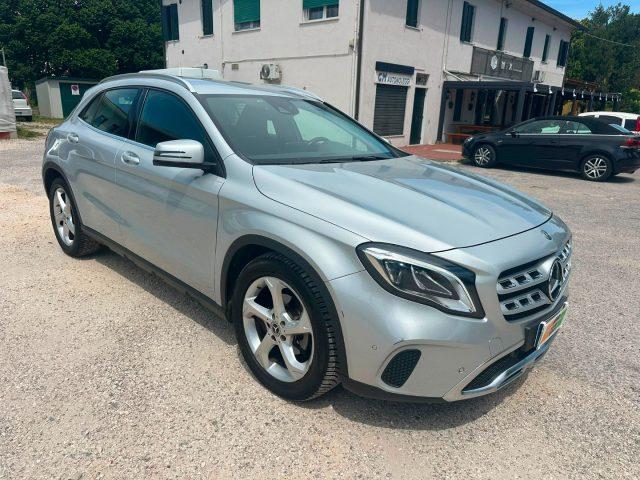 MERCEDES-BENZ GLA 200 d Automatic Sport