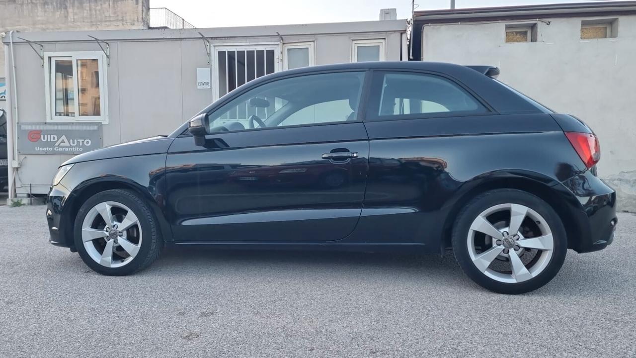 Audi A1 1.4 TDI Admired-90CV-66KW