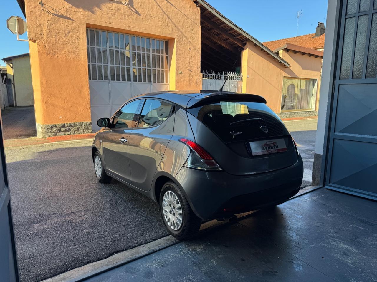 Lancia Ypsilon 1.2 69 CV 5 porte Gold