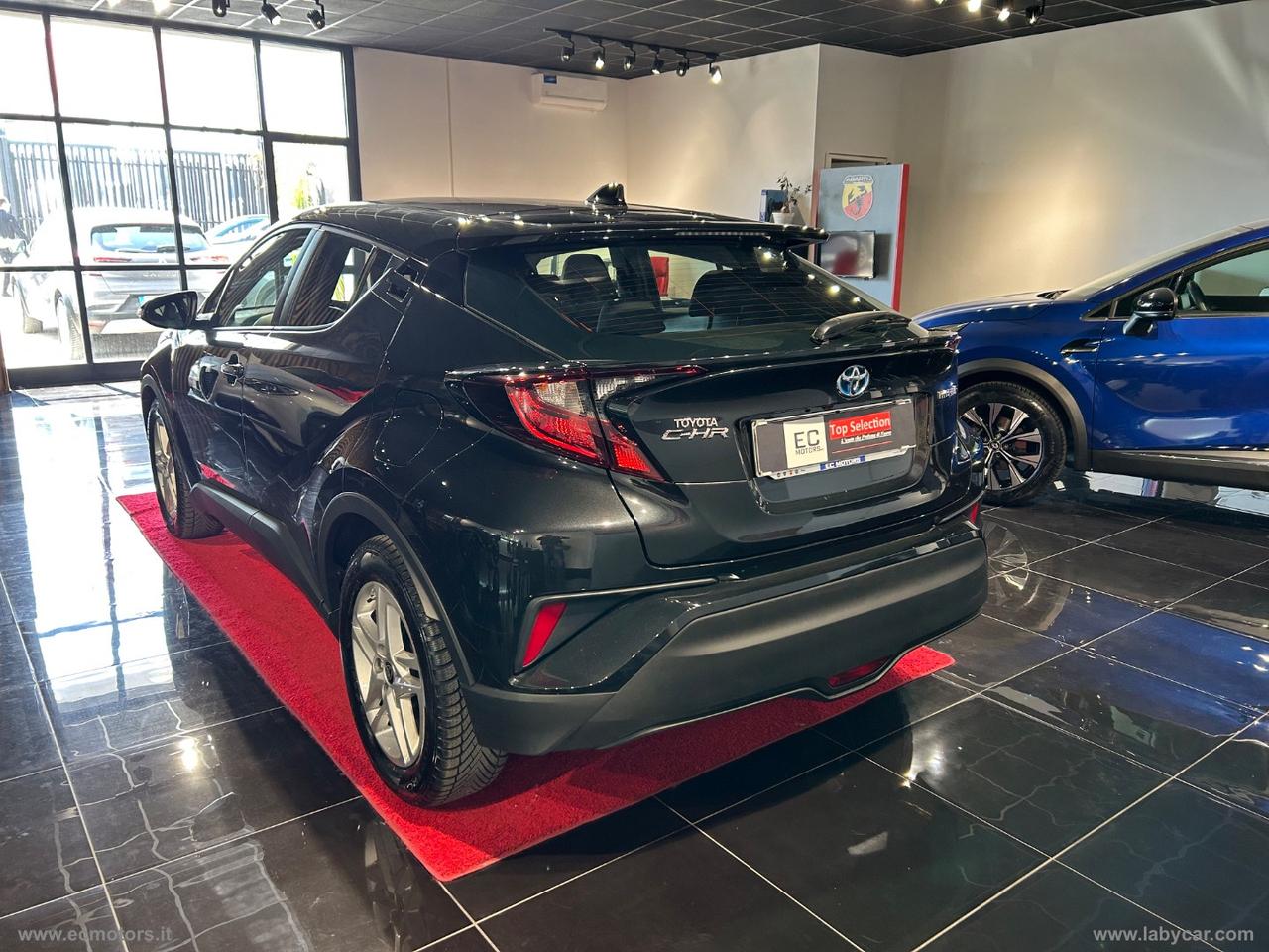 TOYOTA C-HR 1.8 Hybrid E-CVT Business