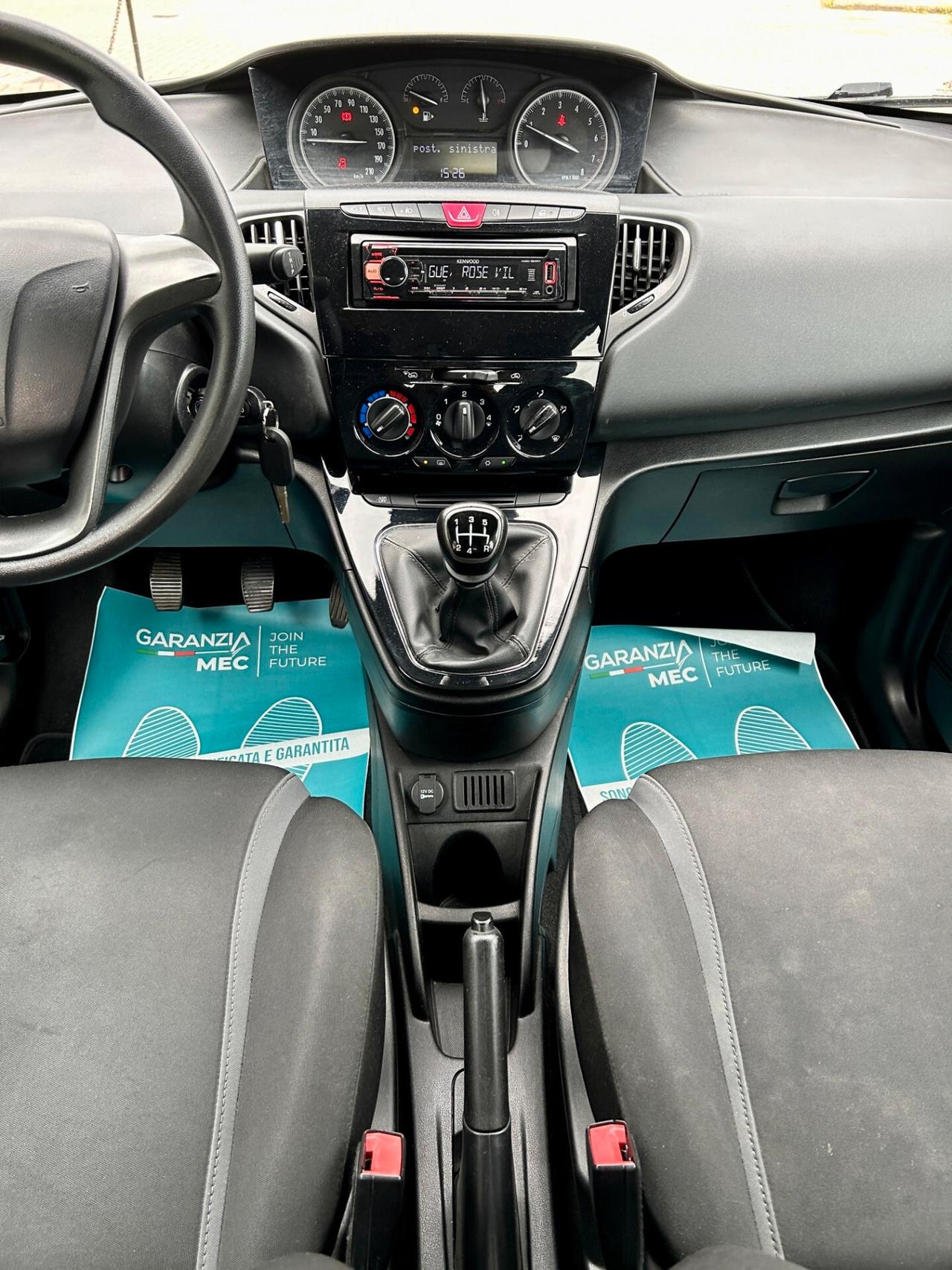 Lancia Ypsilon 1.2 69 CV 5 porte Silver- OK NEOPATENTATO