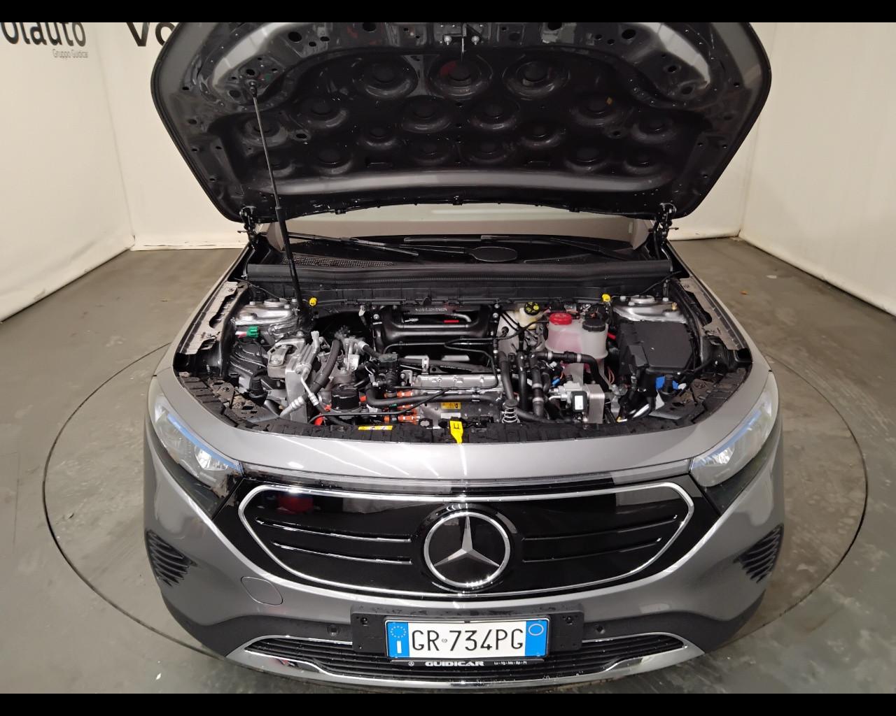 Mercedes-Benz EQB (X243) - EQB 300 4Matic Sport Pro