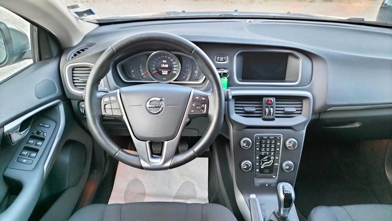 Volvo V40 D2 Momentum **130000KM** PREZZO REALE