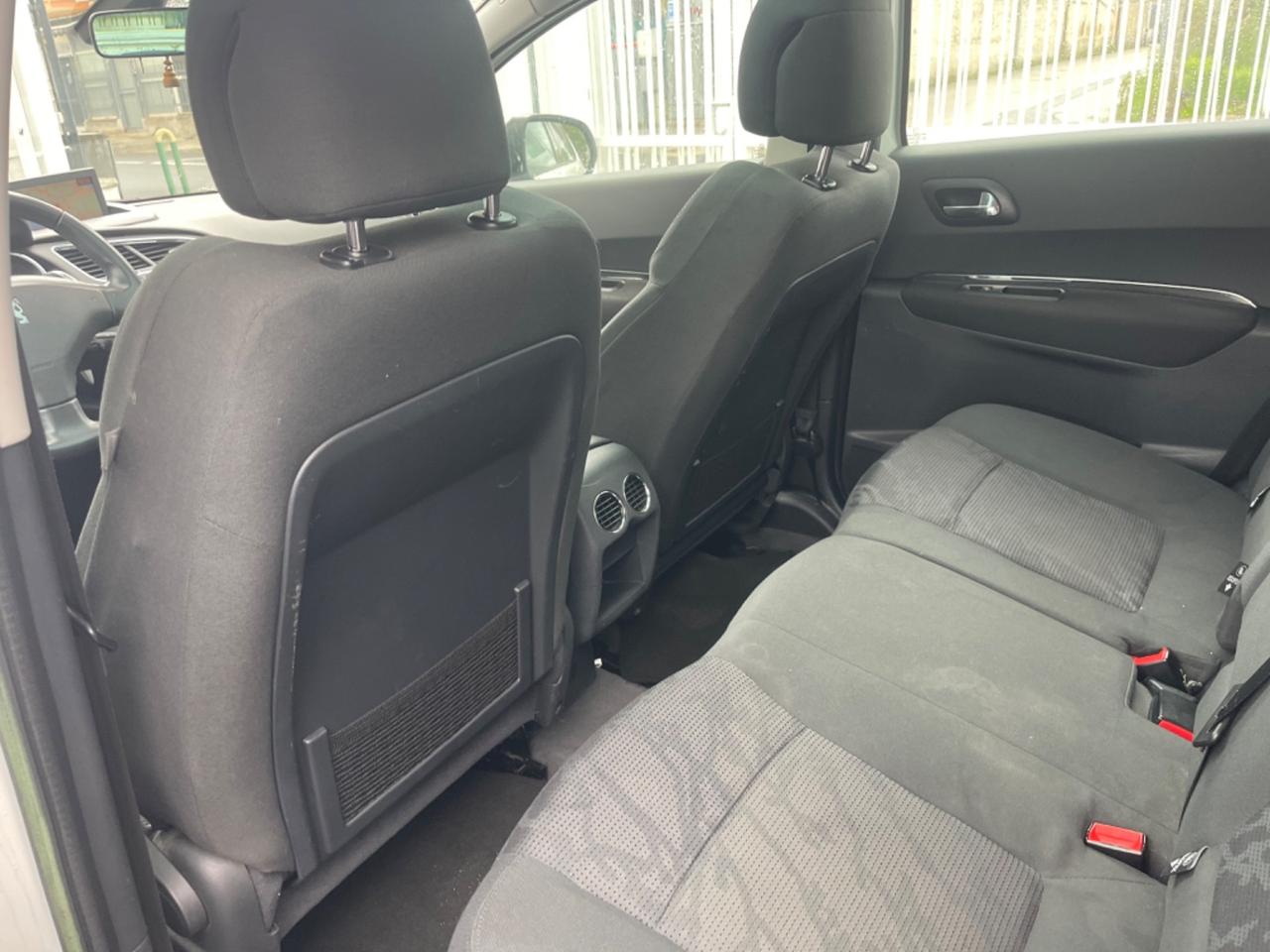 Peugeot 3008 1.6 e-HDi 112CV cambio robotizzato Stop&Start Allure