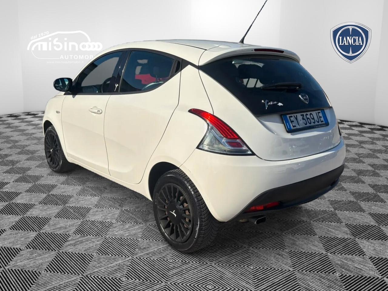 Lancia Ypsilon 5 porte - 2015