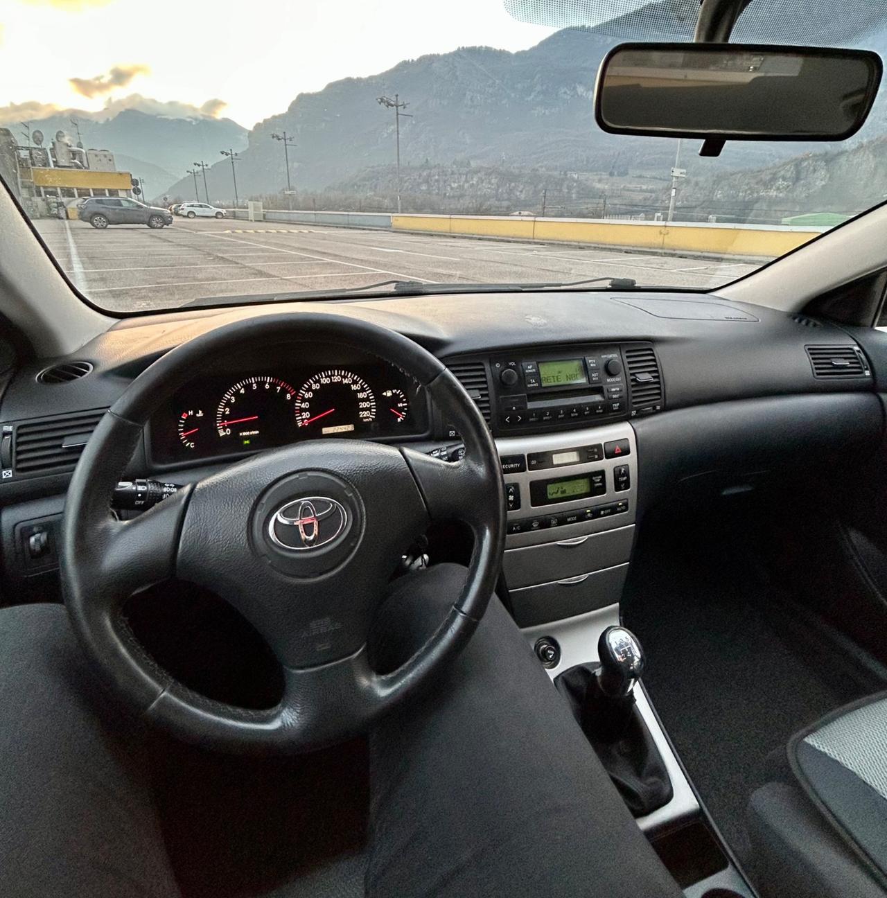 Toyota Corolla 1.6 Benzina 5 porte Neopatentati