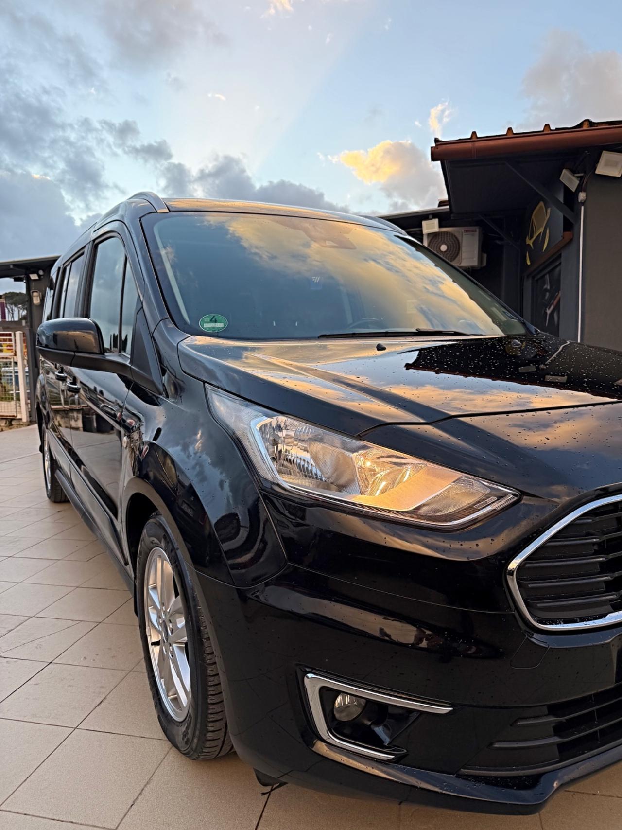 Ford Tourneo Connect 1.5 TDCi 120 CV Powershift Titanium