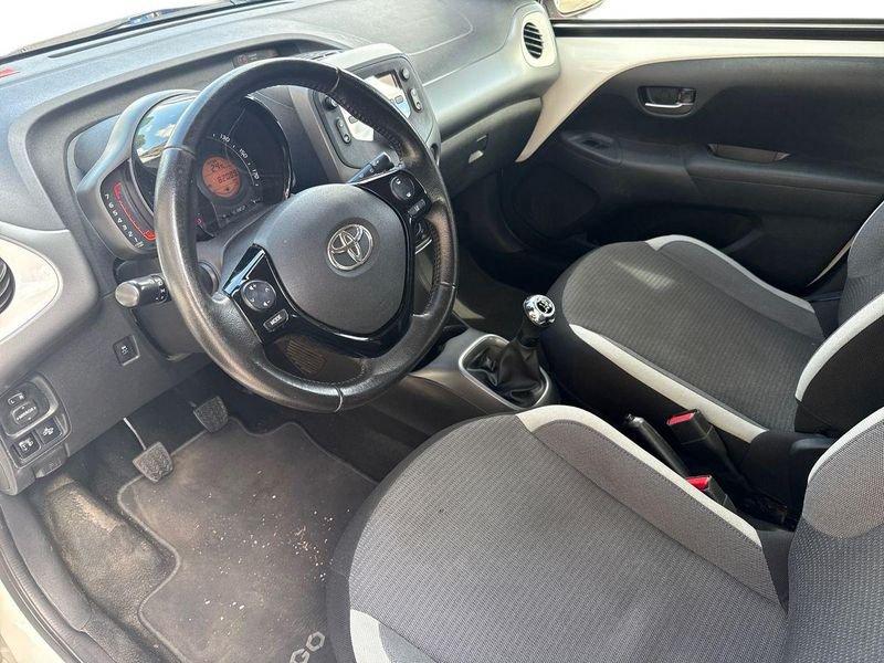 Toyota Aygo Aygo 5p 1.0 x-cool 72cv