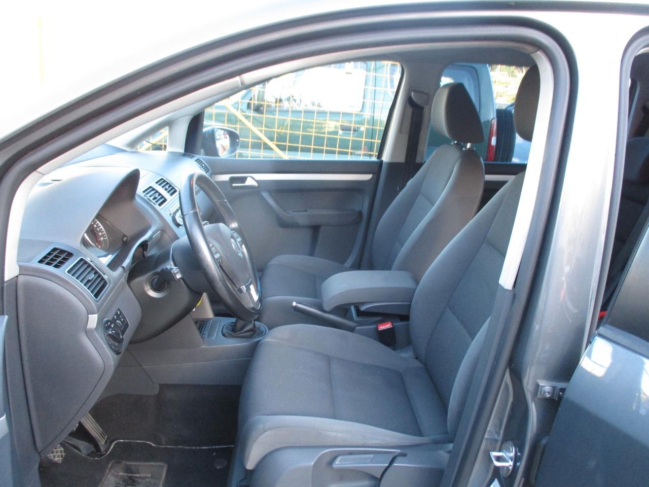 Volkswagen Touran 7 POSTI 1.6 TDI 2012