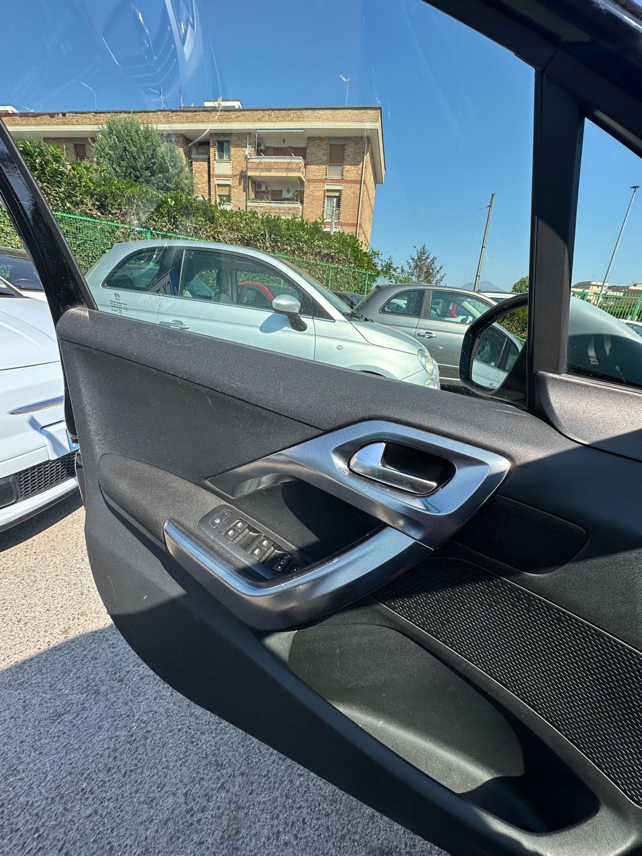 Peugeot 2008 1.6 e-HDi 115 CV Stop&Start Allure