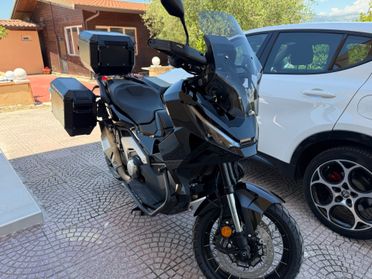 Honda X-ADV 750 nuovo TRIS DI VALIGIE
